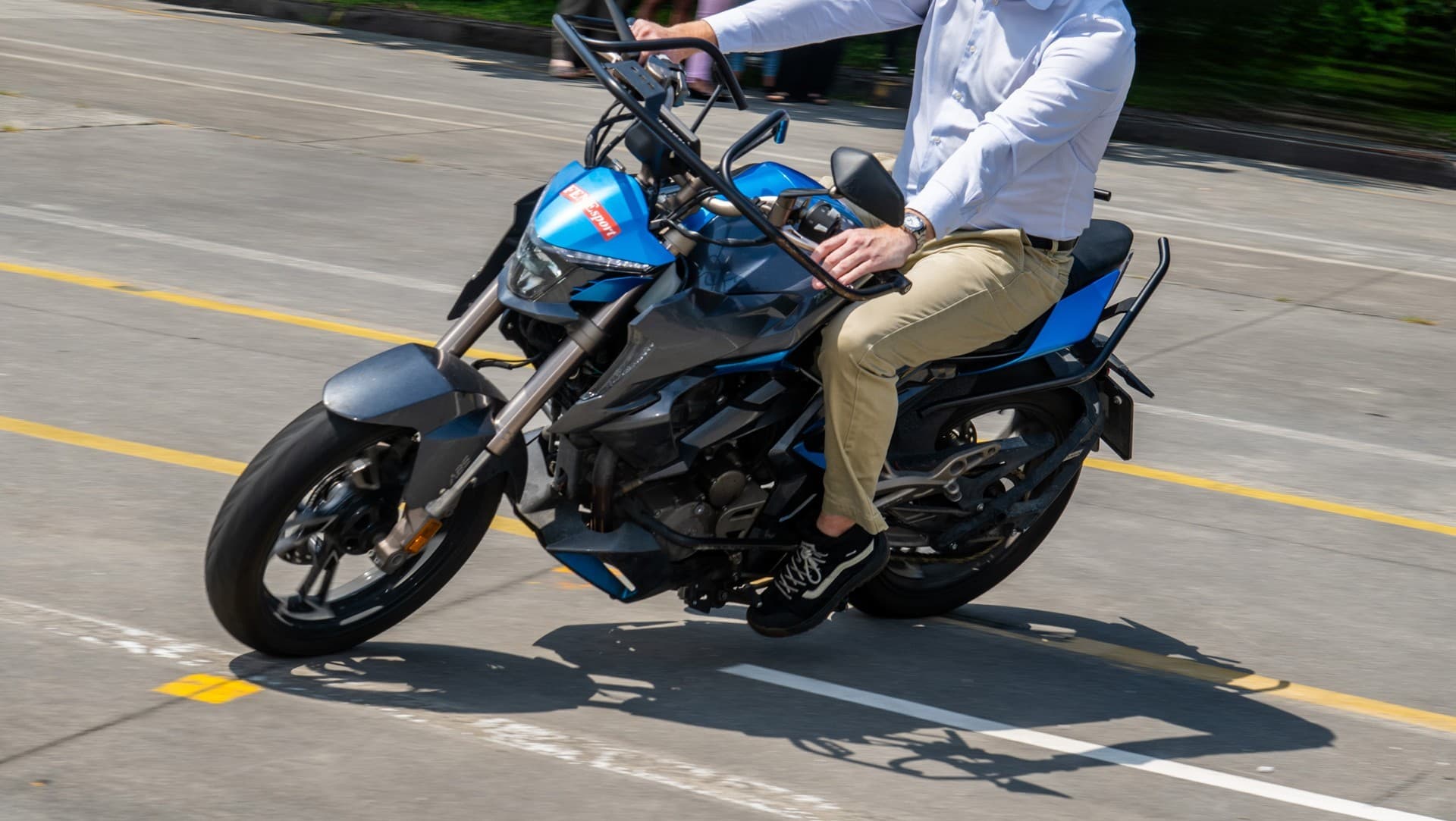Autoescuela de moto en Ferrol